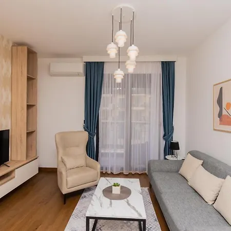 Hill Homes Compass With A Garage * Podgorica