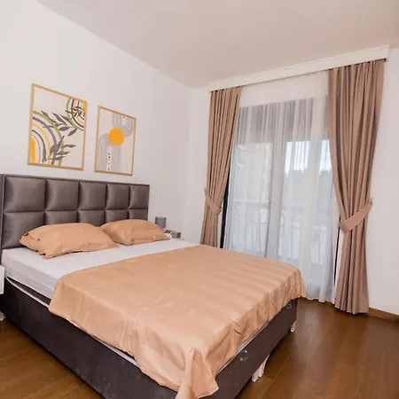 Hill Homes Compass With A Garage Apartament Podgorica