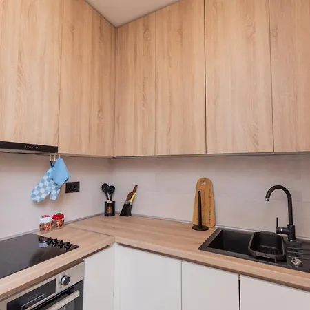 Hill Homes Compass With A Garage *